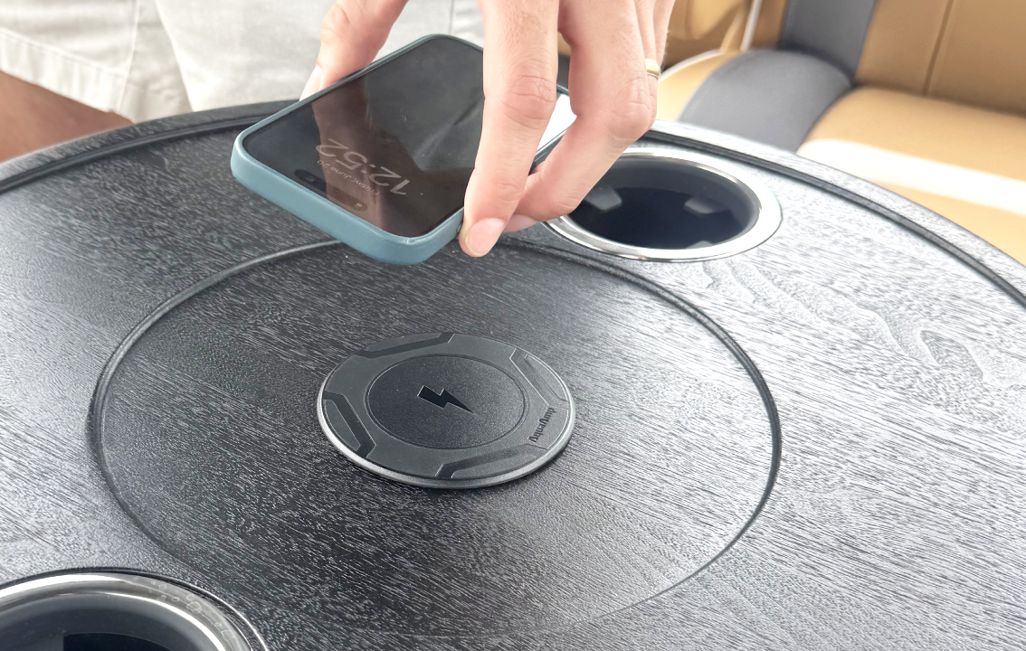 100 Series Waterproof Wireless Charger