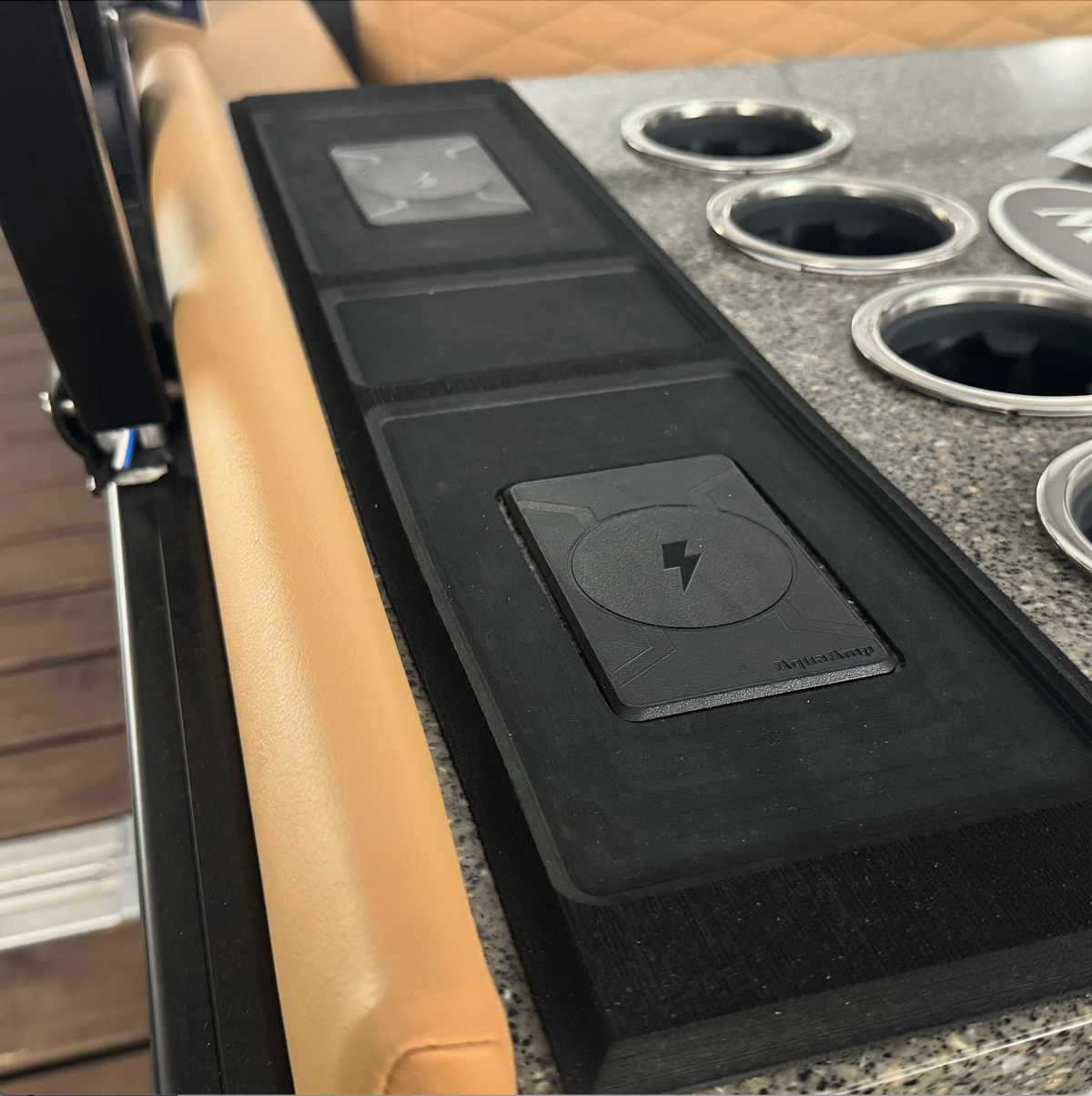 200 Series Waterproof Wireless Charger